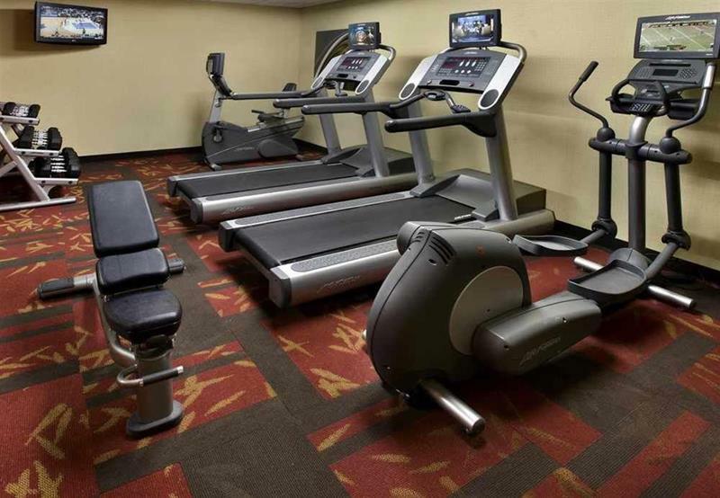 Courtyard By Marriott Pittsburgh Airport Hotel Coraopolis Bagian luar foto