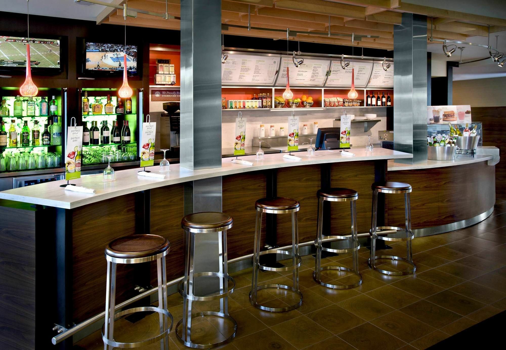 Courtyard By Marriott Pittsburgh Airport Hotel Coraopolis Bagian luar foto