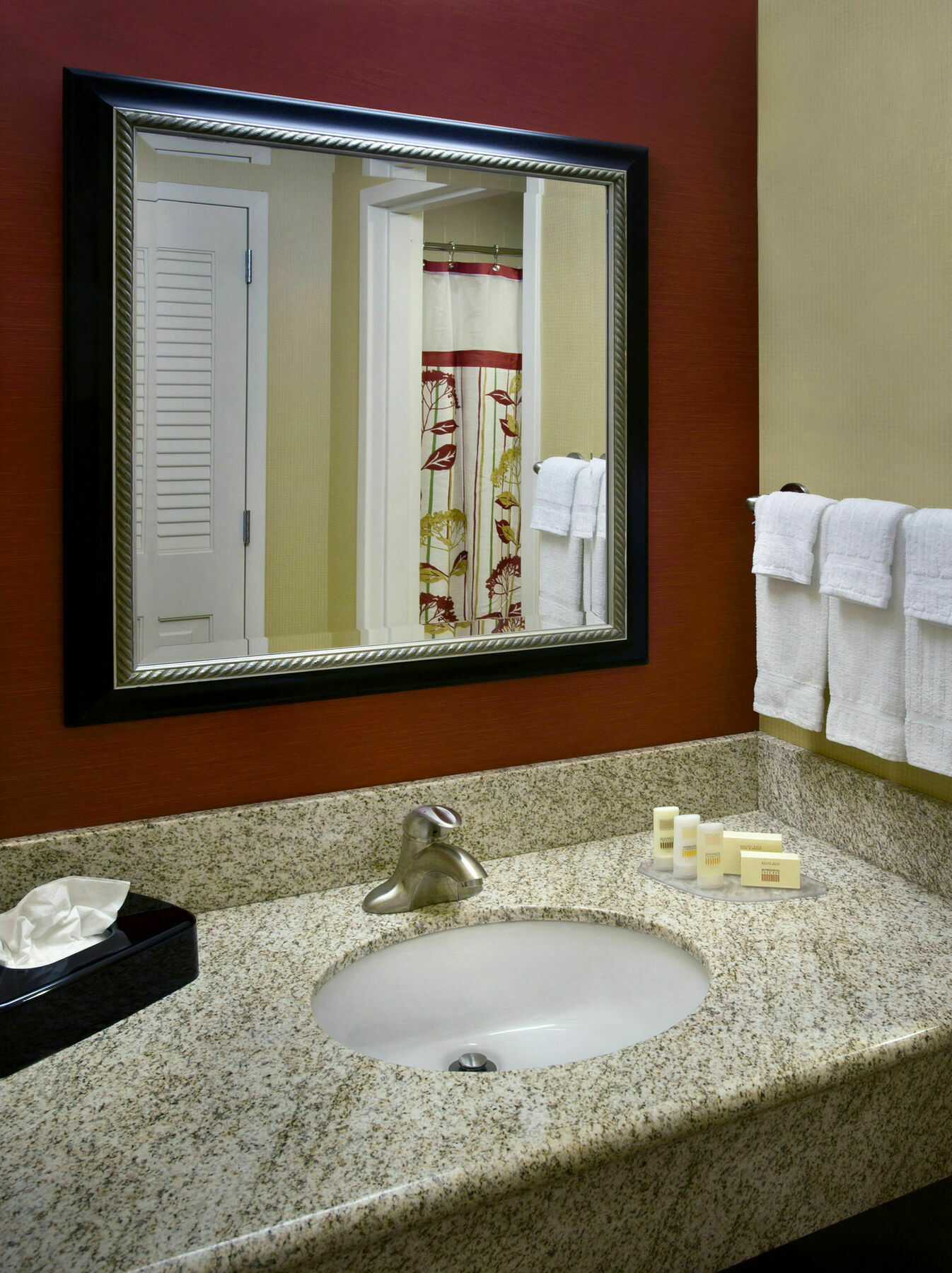 Courtyard By Marriott Pittsburgh Airport Hotel Coraopolis Bagian luar foto