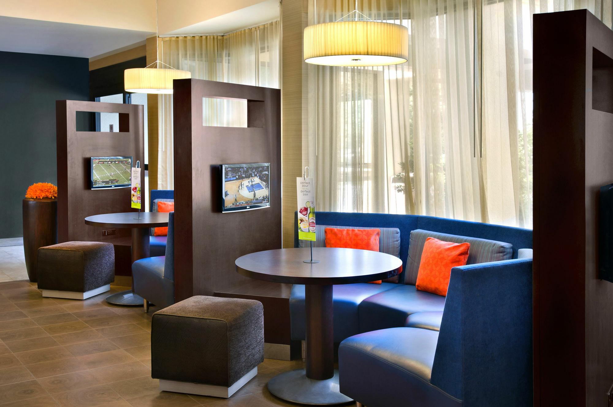 Courtyard By Marriott Pittsburgh Airport Hotel Coraopolis Bagian luar foto
